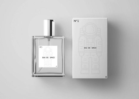 最近，一款名为 Eau de Space 的外太空味香水引起网友们的热烈讨论，外太空闻起来究竟是什么味道呢？对宇宙的好奇心让人们对这款香水产生了浓厚的兴趣。